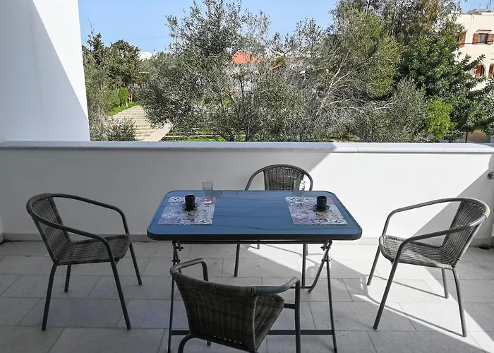 Nissea Apartments